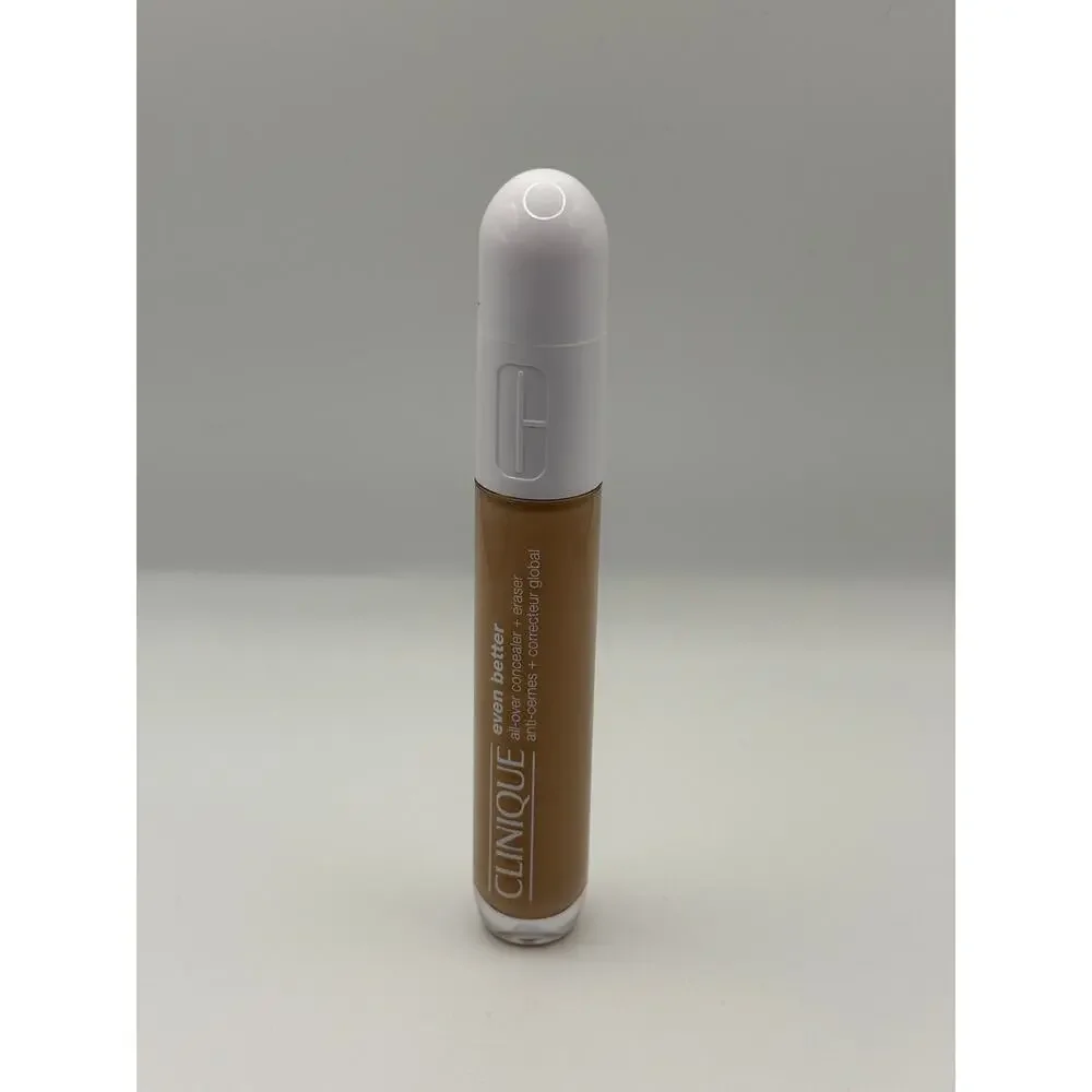 Clinique “CN 70 Vanilla” Even Better All-Over Concealer + Eraser